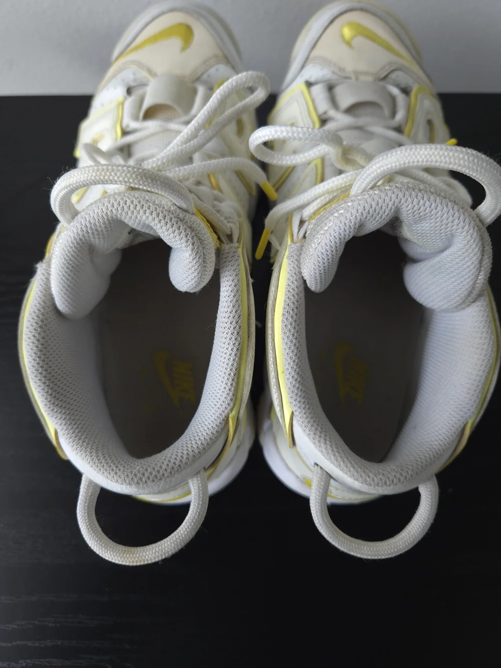 Nike Retro 'Air More Uptempo' Women's Sneakers Light Citron DM3035 Size 9